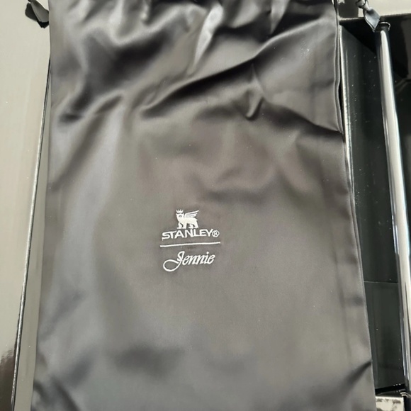 Stanley Limited Edition “Jennie” Midnight  Ruby 30oz Tumbler W/Original Box - Picture 14 of 15